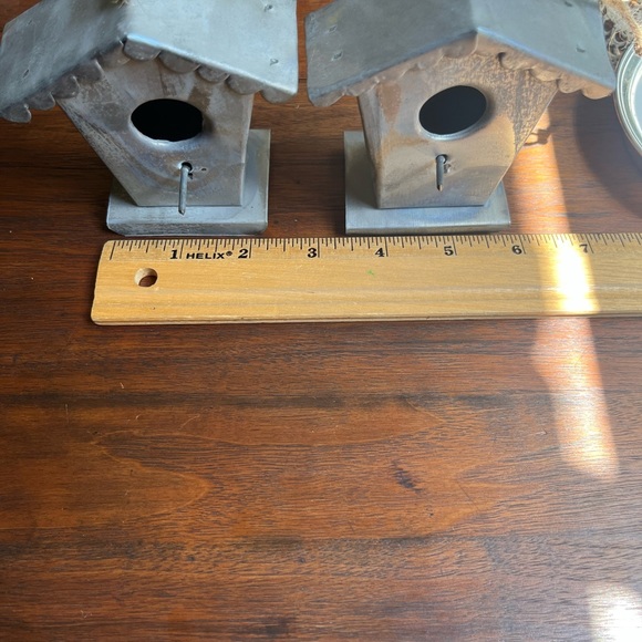 Tin sweet bird houses use as ornaments, decorating a mantle, bookshelf, or hang! - Picture 6 of 8